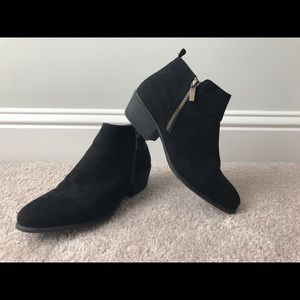 Black felt ankle booties